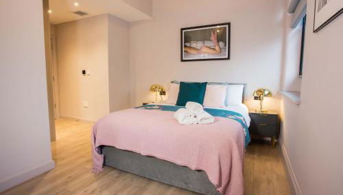 Spacious 3-Bed Retreat - Modern & Super Central - Foto 5