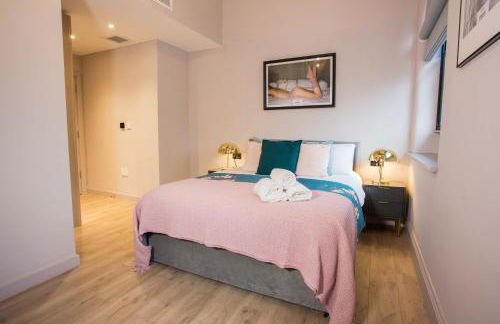 Spacious 3-Bed Retreat - Modern & Super Central - Foto 5