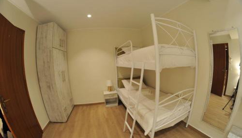 Η ΦΛΩΚΑΤΗ - Foto 2