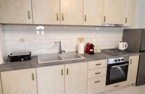 Το Σπίτι της Γιαγιάς 2 (Grandma's House 2) - Foto 32