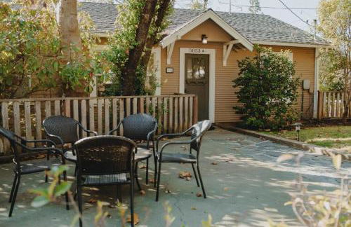 Yosemite Cottage Retreat- Half Block to Downtown - Foto 3