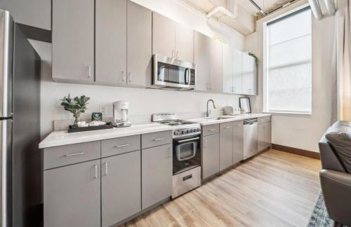 Stylish Loft 5 Min to Downtown No 212 - Photo 28