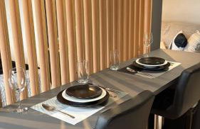 Studio 63 novo, luxuoso e completo com ar condicionado e cama Queen Size - Centro Mogi - Até 4 Pessoas - Foto 18