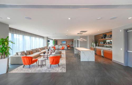 Downtown Doral Condo w-Free Parking - Foto 40