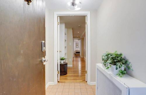 Beautiful 2 Bedroom across from The House of Representatives - Foto 36