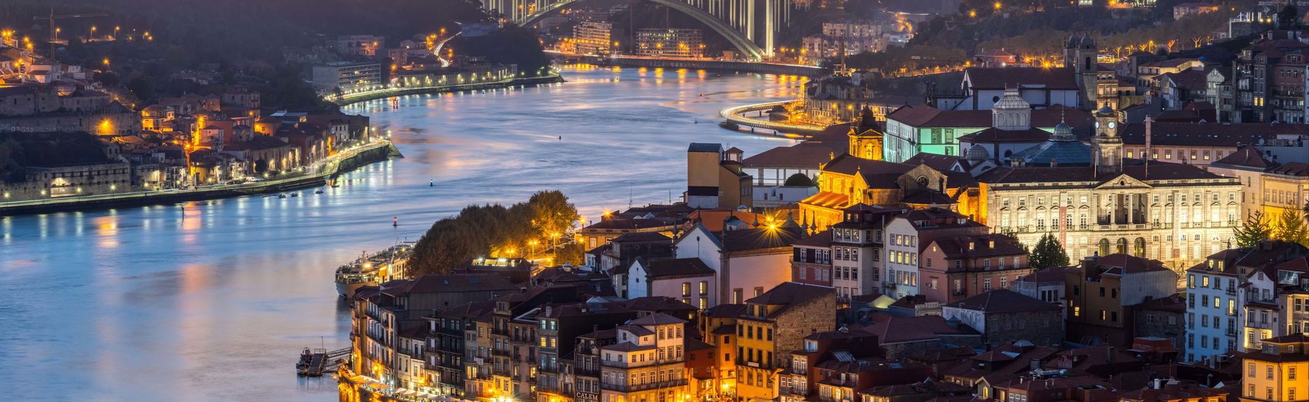 Crucero con cena y música en directo