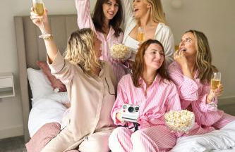 Chic Family Home with Garden Fire Pit & Event Space, Hot Tub - Foto 59