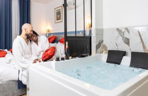 Premium Spa Suite Jacuzzi Hot Tub Massage Chair near Paris-Stade de France-CDG Airport - Foto 10