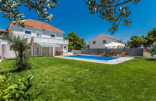 Serene Escape Near Zadar With Private Pool & Charming Outdoor Oasis - Foto 47