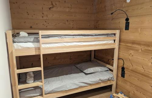 Chazelet - Avec terrasse et jardin - Photo 3