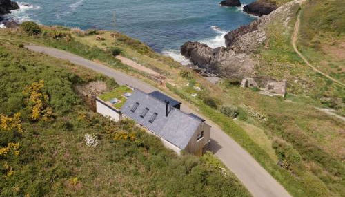 Cliff-top Cottage on Coast Path w/Panoramic Views - Foto 1