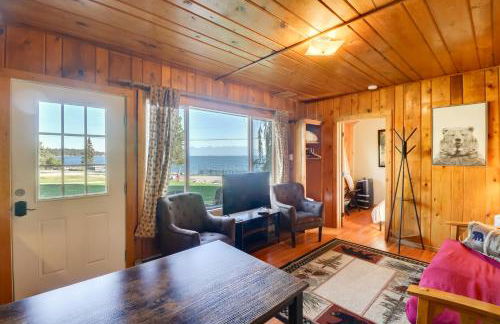 Lakeside Cabin with Beach about 14 Mi to Ski Area! - Foto 1