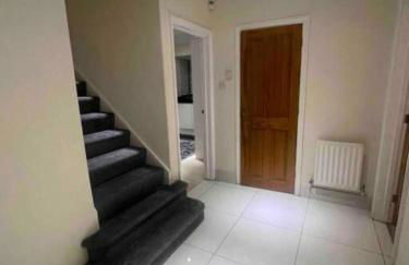 Charming House with Garden - Sleeps 6 & Parking - Foto 20