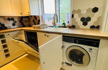 Swanky3Bed HomeModern Kitchen - Foto 26