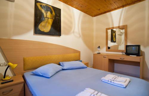 Villa Elli 1 Beach front with garden - Photo 27