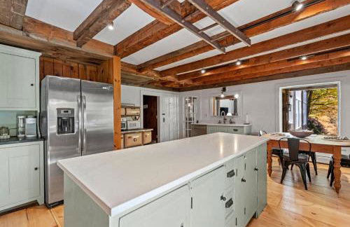 Modern Lux Cabin w Mtn Views and Fire Pit - Foto 51