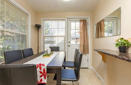 Cozy House 10min to Monuments and DC by CozySuites - Foto 16