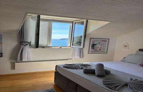 Indy's Beach Apartments -Two Bedroom Apartment with Balcony and Sea View - Photo 42