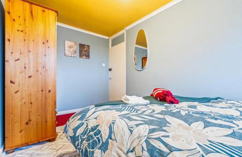 #99 Quirky and Stylish 3-Bedroom - Close to Drayton Manor Theme Park - Sleeps 6 - "Perfect for contractors and Families - Free parking" - Photo 43