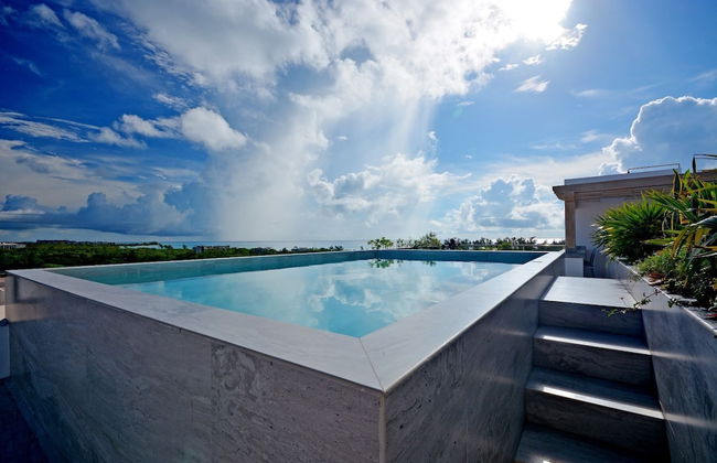 Mayan Monk - Photo 1