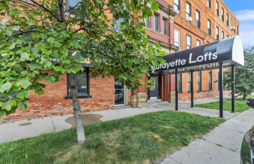 Stylish Chic Retreat At Lafayette Lofts 1 Bedroom Apts by RedAwning - Foto 54
