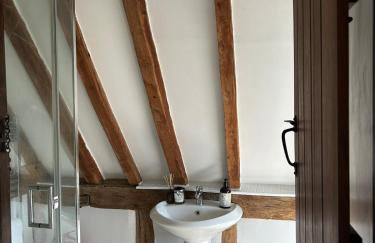 Heritage Cottage with a Pool - Photo 13