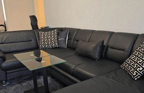 Familienfreundliche geräumige Design-Wohnung mit Balkon im Zentrum - APOLONIAliving - Foto 34