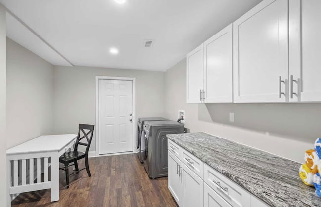 Porch Paradise by Avantstay New Pool, Firepit - Foto 39