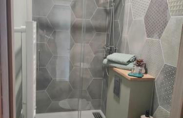 Superbe T2 neuf dans maison de maitre hyper centre - Foto 10