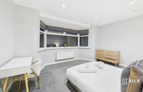 Refurbished 4-Bed, Open-Plan Living, Sleeps 10 - Foto 11