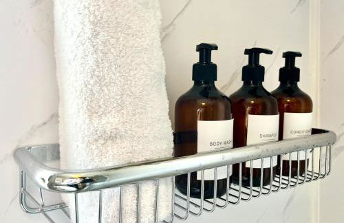 Sleeps 2 -Central Ellesmere -Parking - PetFriendly - Foto 21