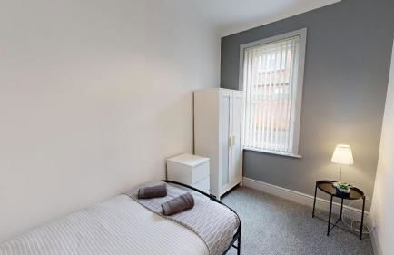 Central Stunning 3-Bed House - Free Parking - Foto 7