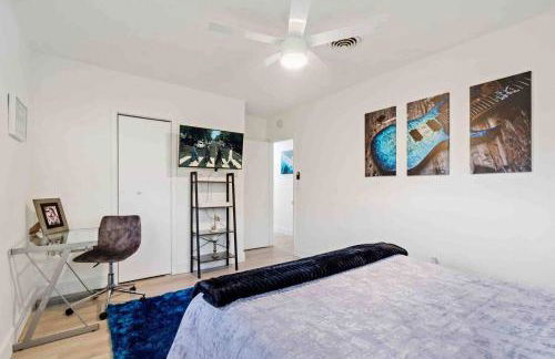 Villa Oasis 3 Miles to Hard Rock Stadium & Casino, Guitar Hotel Nearby, Pool, Game Room, Sleeps 12, 15 Min to Beach - Foto 35