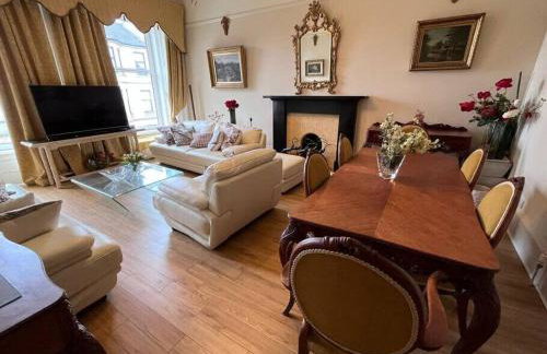 Wonderful 3 Bed West End Flat - Foto 1