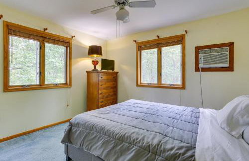 Bushkill Home with Access to Pools and Tennis Courts! - Photo 26