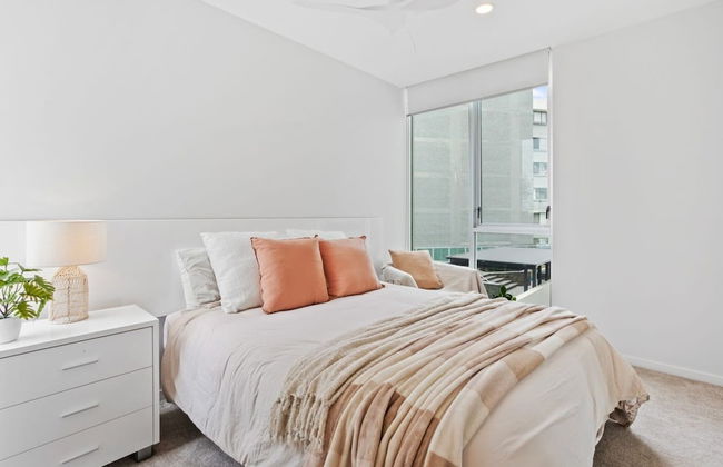 Luxury Beachfront Stay in Kirra - Photo 4