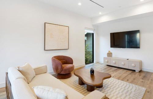 Sky Haus LA - Photo 17