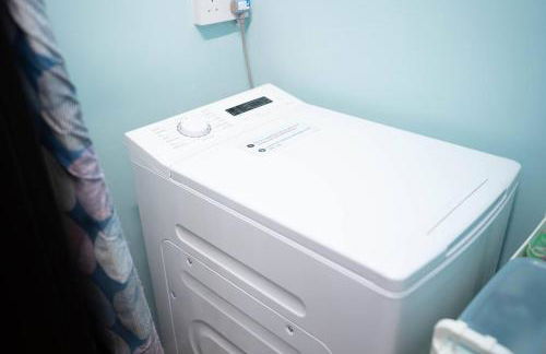 Stylish Apartment in Edinburgh 5 beds 3 Bedrooms - Photo 13