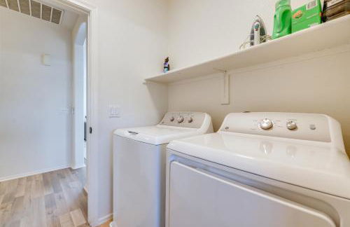 Avondale Home with Heated Pool and Putting Green! - Foto 23