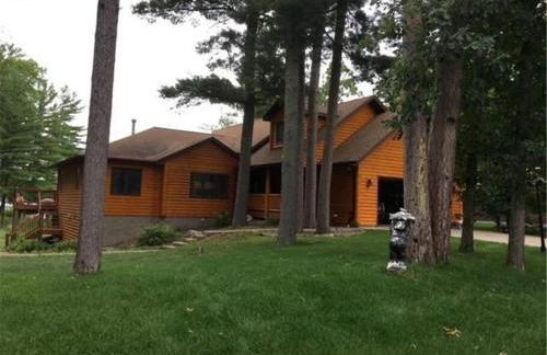 Large Log Home on Lake with Hot Tub - Foto 58