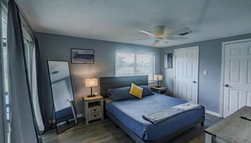 Spacious Backyard & Pool Retreat - 5 Mins to Beach - Foto 2