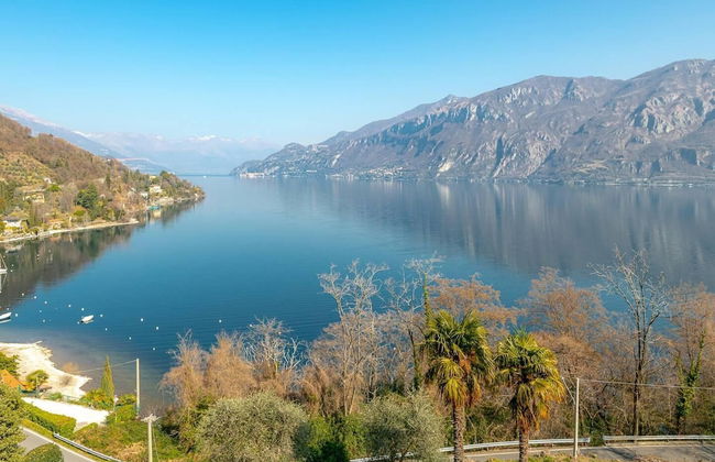 Charming 4-bed Apartment -lake Views & Balconies - Foto 3