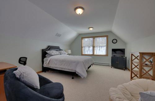 Large Deck and Resort Amenities Lake Ariel Retreat - Foto 17