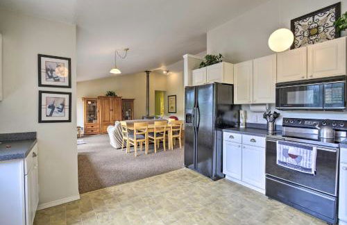 Anderson Island Retreat with Lakefront Deck and Canoe! - Foto 11