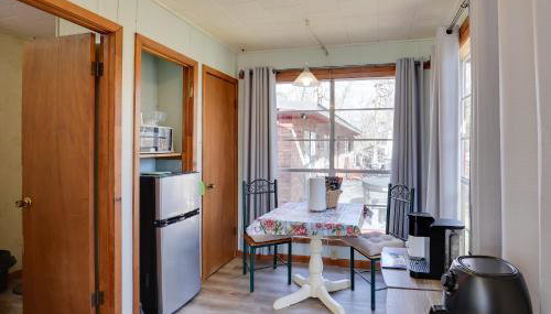 Great for Fishing! Lakefront Studio in Hemphill - Foto 4