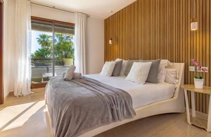 VACATION MARBELLA I Private HEATED Swimming pool, Walking distance to Puerto Banus, Security 24-7, BBQ, WiFi - Photo 5