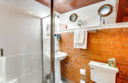 Downtown Essex Apartment - Steps to River! - Foto 21