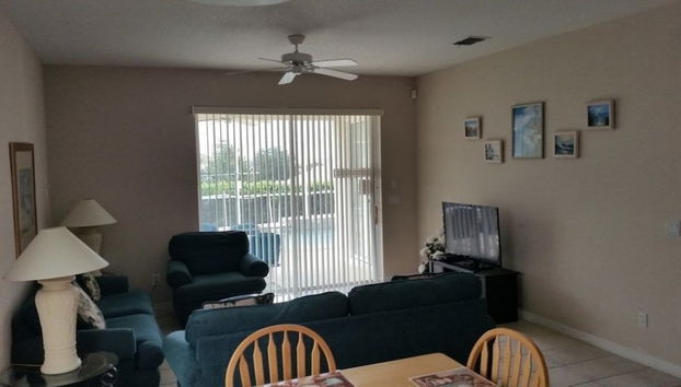 Coin salon dans le hall