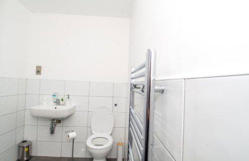 2BR Flat WiFi, Parking Contractors & Families - Foto 39