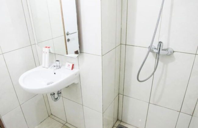 Modern Style Studio at The Nest Puri Apartment - Foto 17